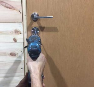 locksmith-door